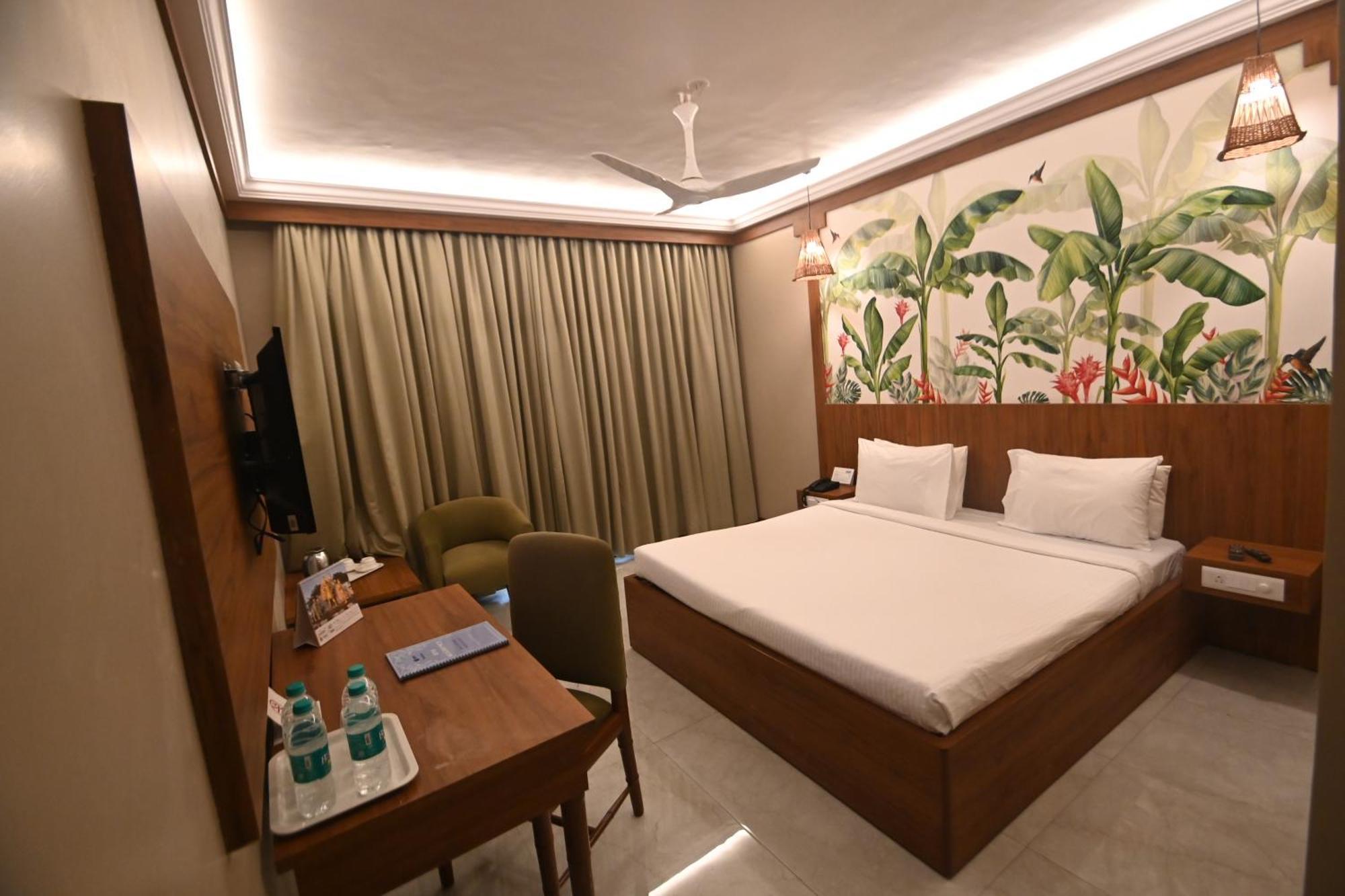 Hotel Rns Residency Sea View Māvalli Exterior foto